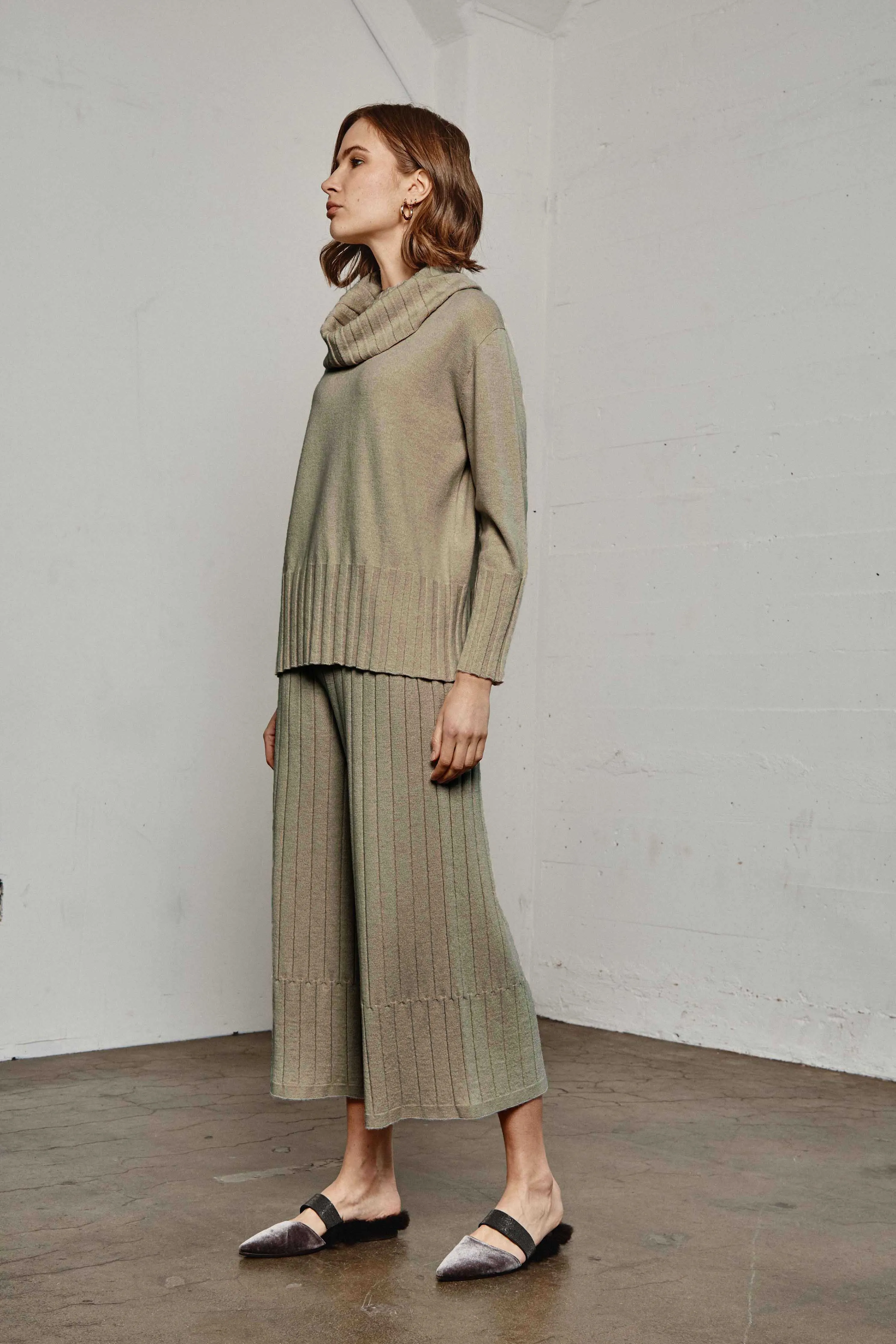 Long Ribbed Pants