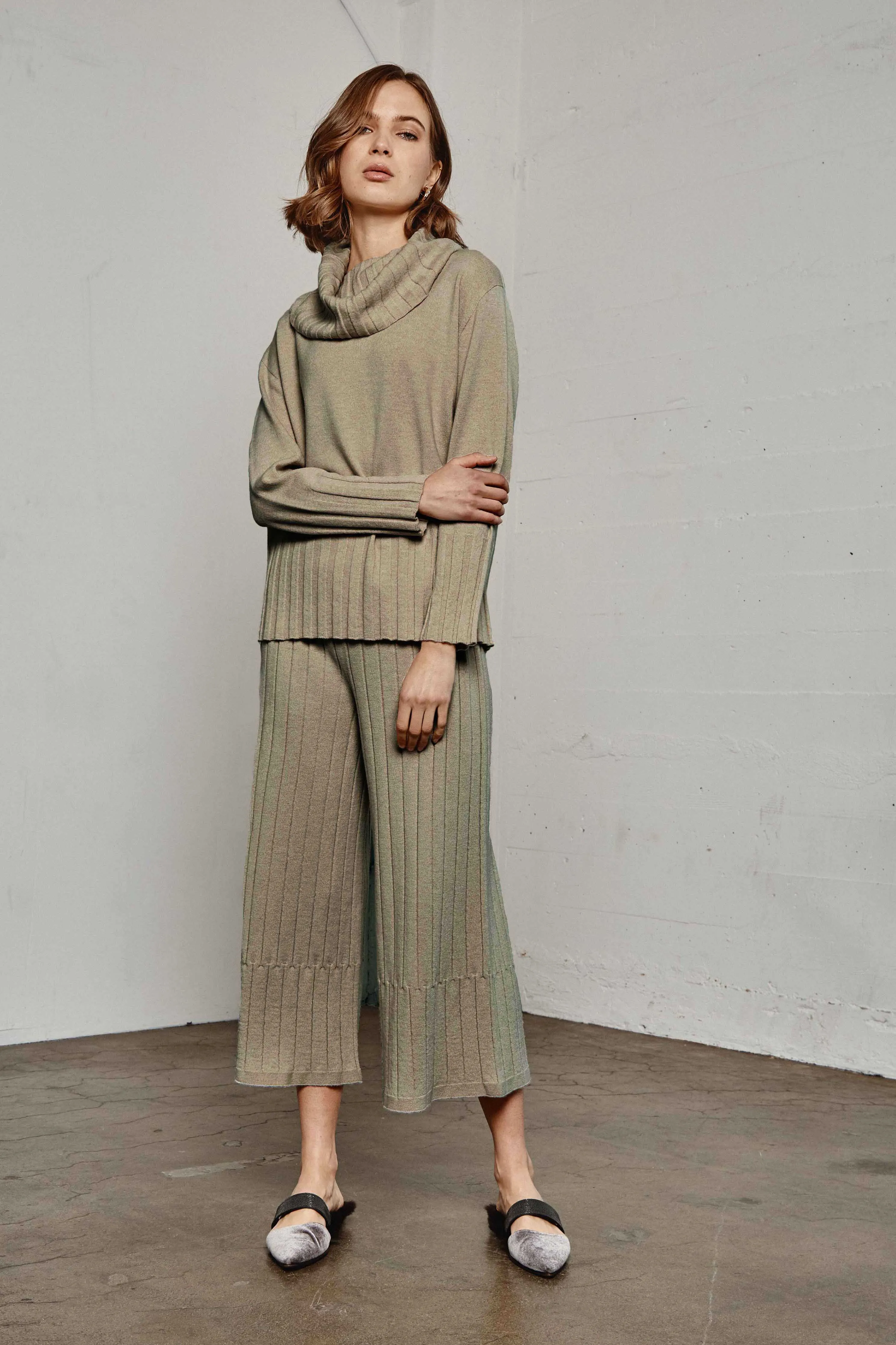 Long Ribbed Pants