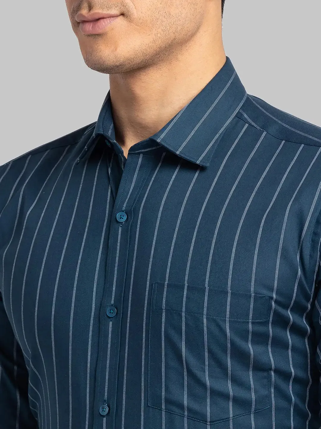 Park Avenue Men Blue Slim Fit Cotton Shirts