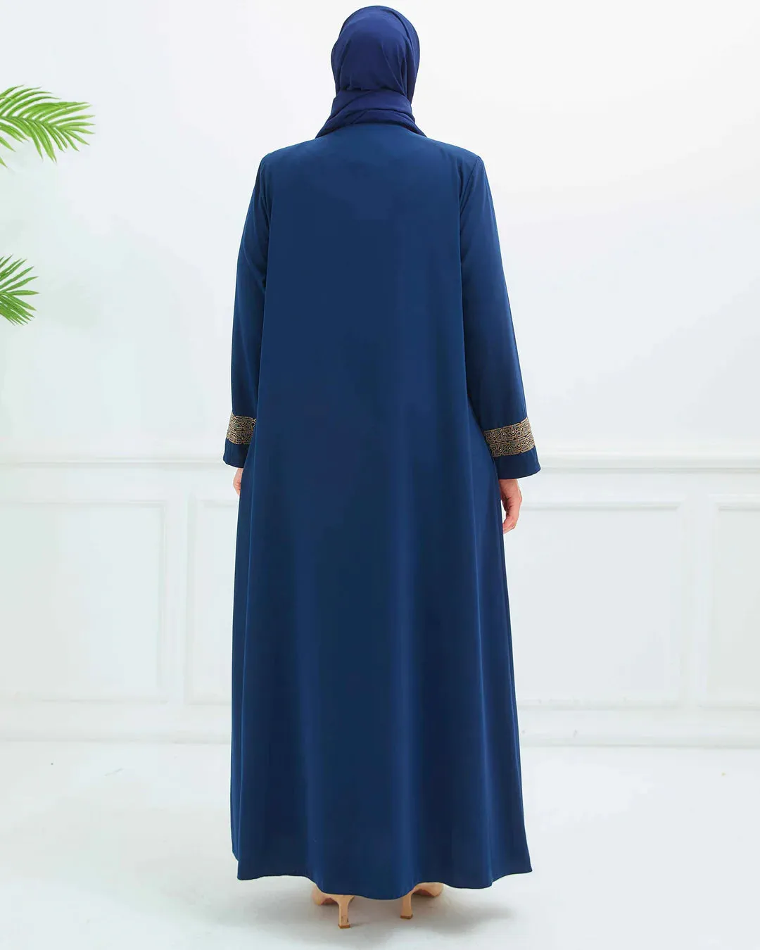 Zeenat Abaya