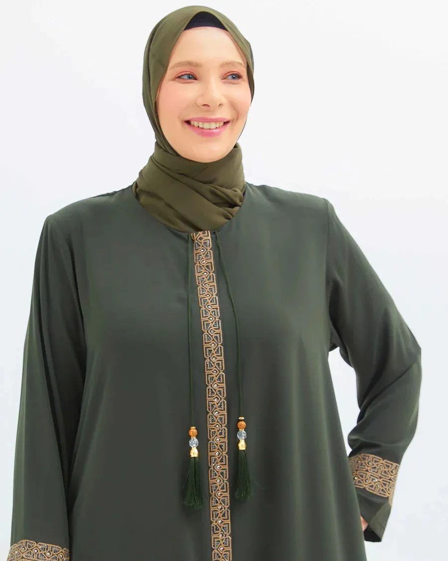 Zeenat Abaya